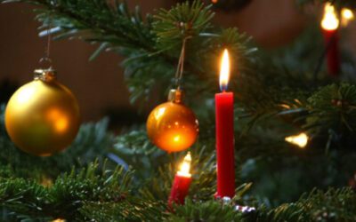 Für eine sichere Advents- und Weihnachtszeit  

         Kreisfeuerwehr Osnabrück gibt Tipps zum sicheren Umgang mit Adventsgestecken und Weihnachtsbäumen