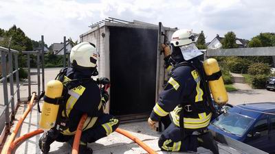 Feuer, Rauch, Dampf und jede Menge Wärme – Heißausbildung der Feuerwehr Neuenkirchen/Melle