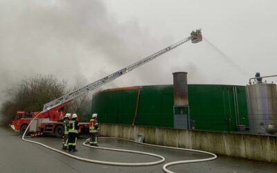 Melle-Riemsloh: Behälter brennt auf Gelände einer Biogasanlage