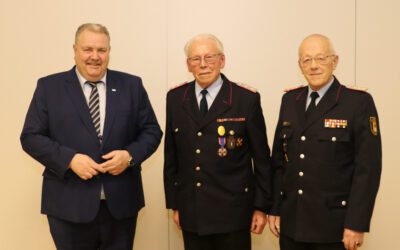 Besondere Ehrung für ein Herringhauser Feuerwehr-Urgestein – Ehrenbrandmeister Heinz Seling ist seit 70 Jahren Mitglied in der Freiwilligen Feuerwehr