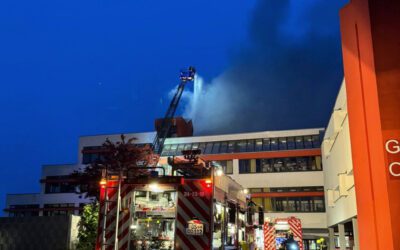 Großbrand in Georgsmarienhütte – Feuer im Gymnasium Oesede