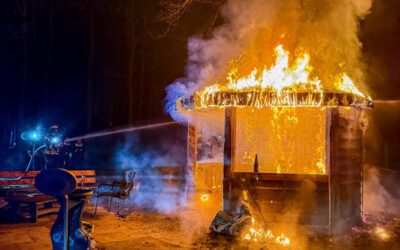 Stadtbekannte Hütte am Schlossteich in Fürstenau niedergebrannt